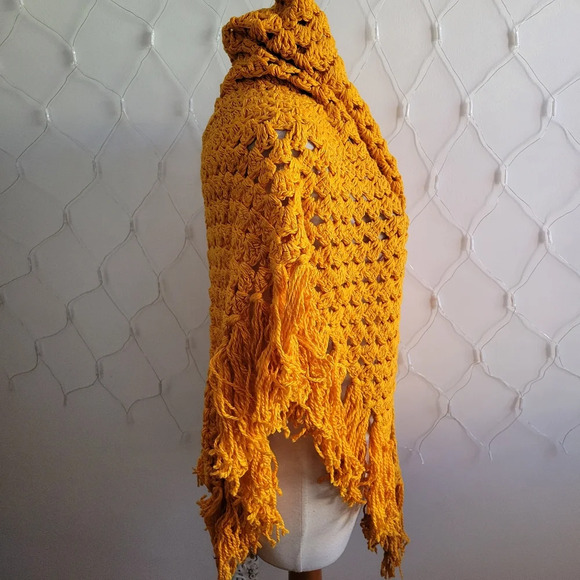 Vintage Triangle Shawl • Gold Knit •  Crocheted Wrap • One Size Fits Most - Picture 4 of 5